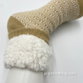 厚い冬の屋内かぎ針編みのふわふわスリッキーソックス